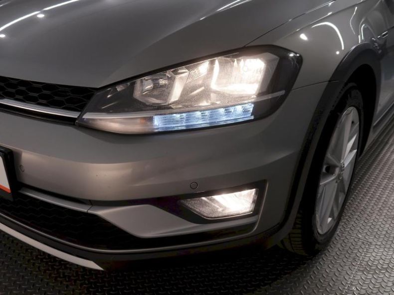 Volkswagen Golf - hlavní fotka