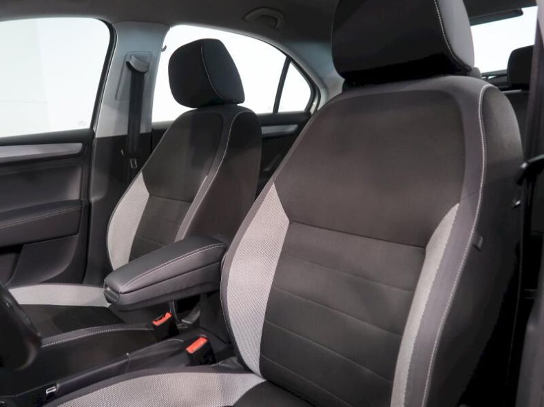 Škoda Rapid - hlavní fotka