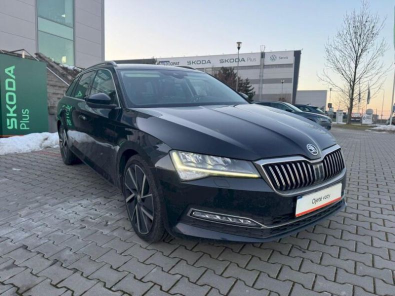 Škoda Superb - hlavní foto