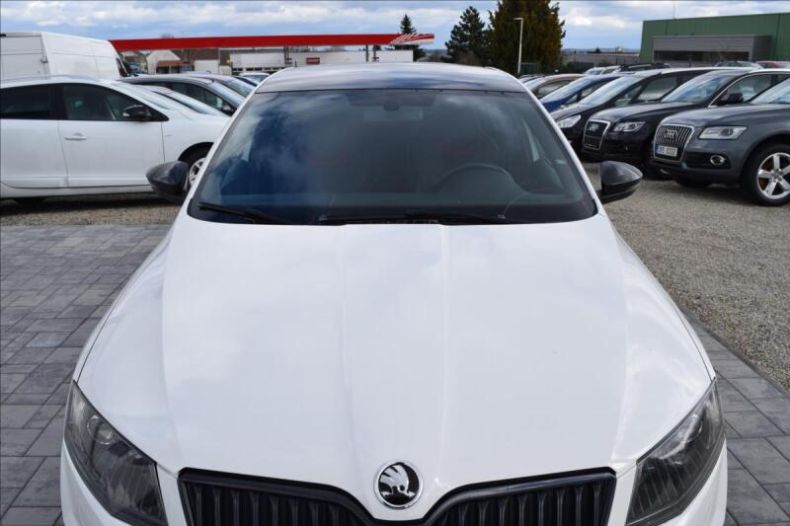 Škoda Octavia - hlavní fotka