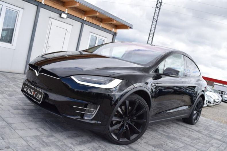 Tesla Model X - hlavní foto