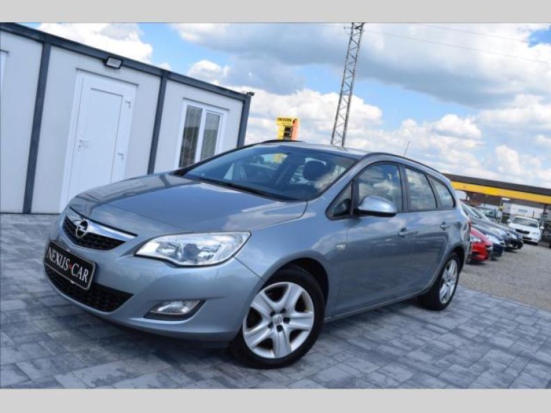 Opel Astra - hlavní foto