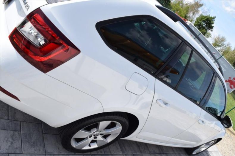 Škoda Octavia - hlavní fotka