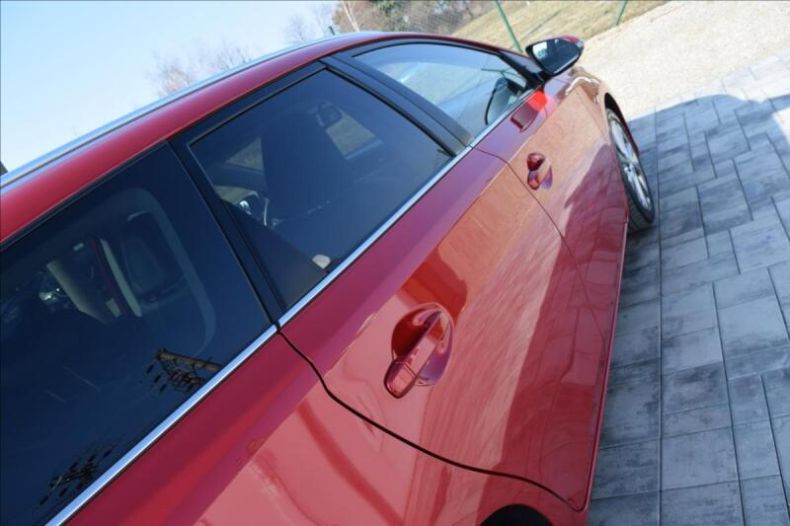 Toyota Auris - hlavní fotka