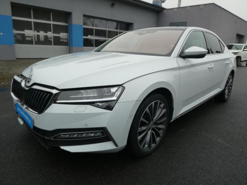 Škoda Superb - hlavní foto