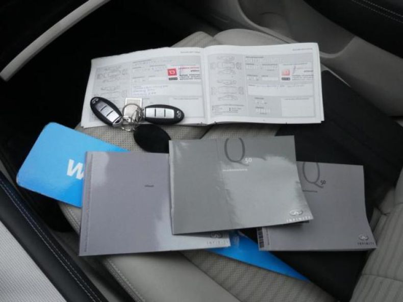 Infiniti Q - hlavní fotka