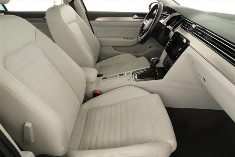 Volkswagen Passat - hlavní fotka