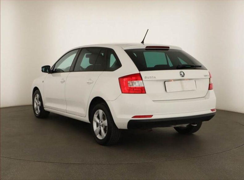 Škoda Rapid - hlavní fotka