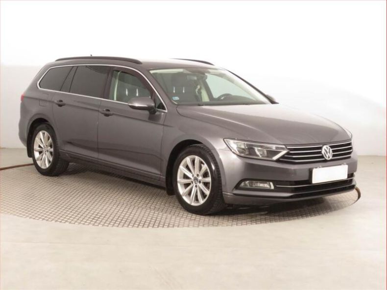 Volkswagen Passat - hlavní foto