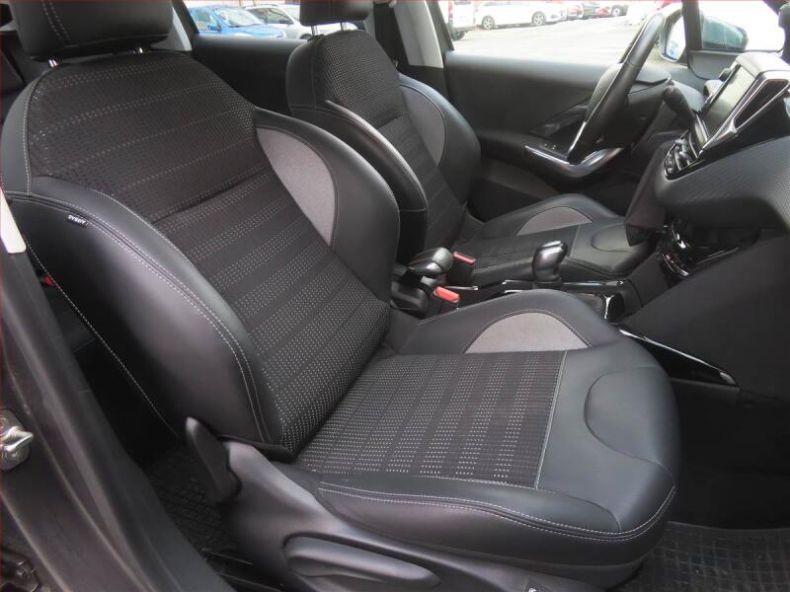 Peugeot 2008 - hlavní fotka