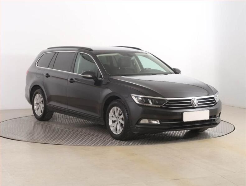 Volkswagen Passat - hlavní foto