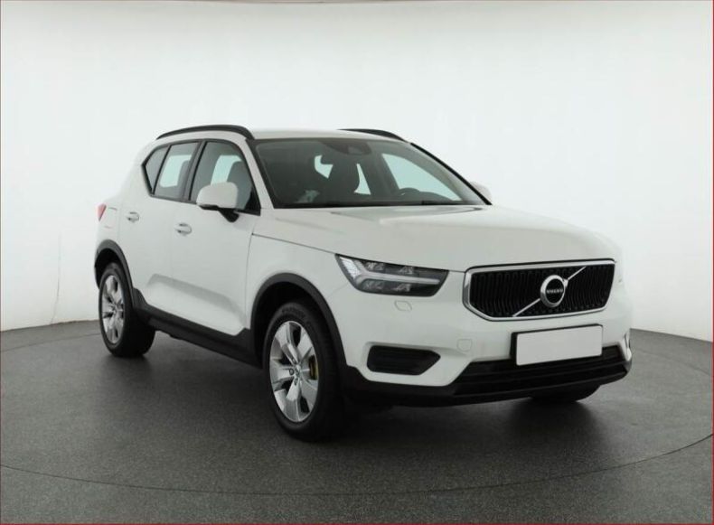 Volvo XC40 - hlavní foto
