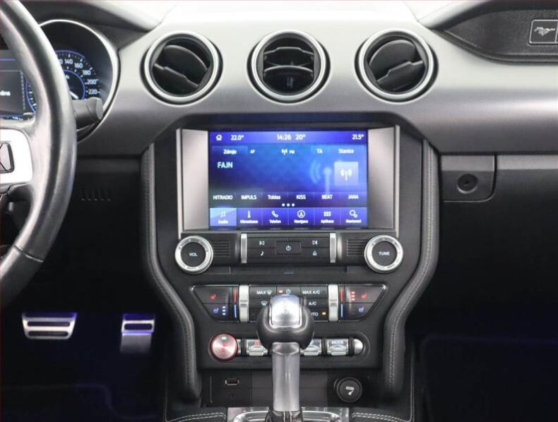 Ford Mustang - hlavní fotka