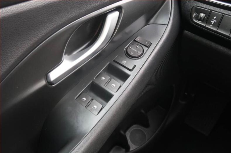 Hyundai i30 - hlavní fotka