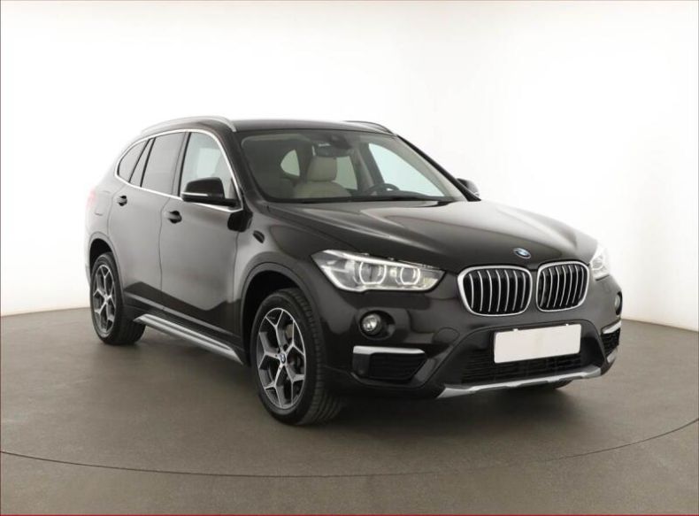 BMW X1 - hlavní foto