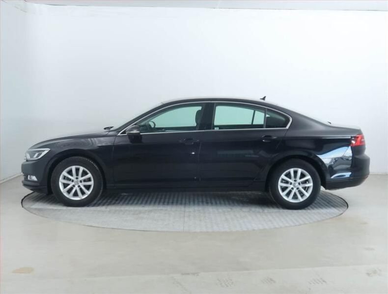 Volkswagen Passat - hlavní fotka