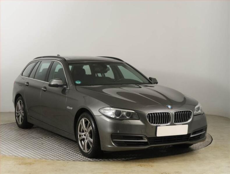 BMW Řada 5 - hlavní foto