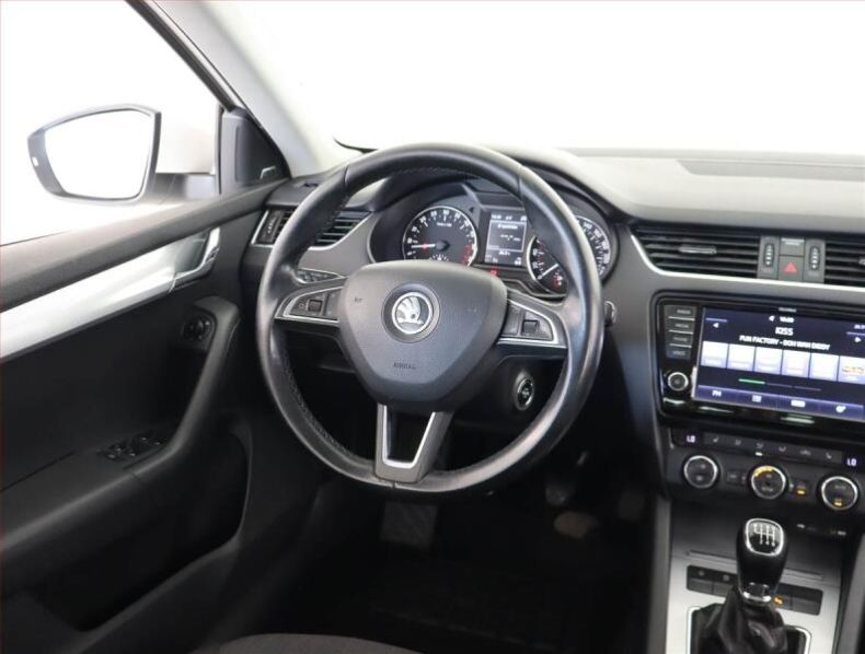 Škoda Octavia - hlavní fotka