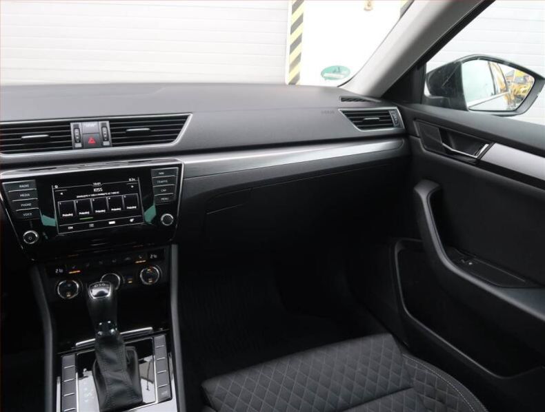 Škoda Superb - hlavní fotka