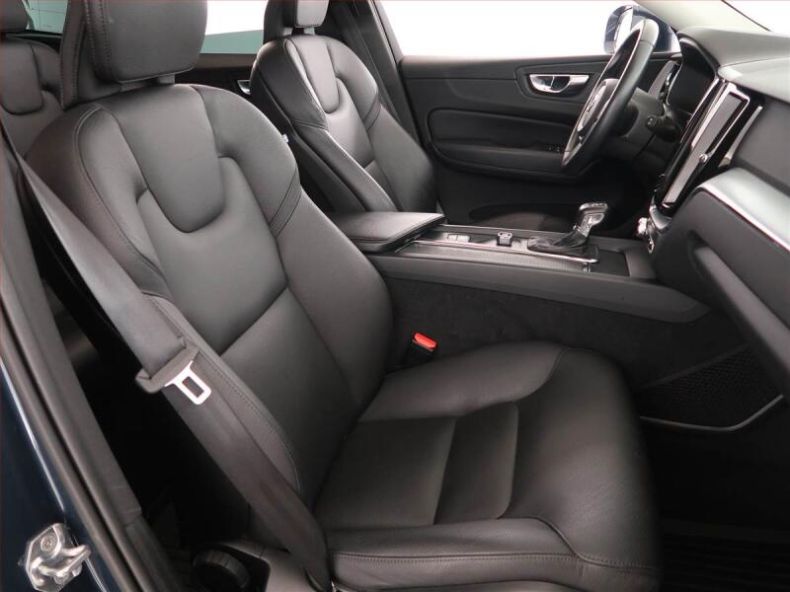 Volvo XC60 - hlavní fotka