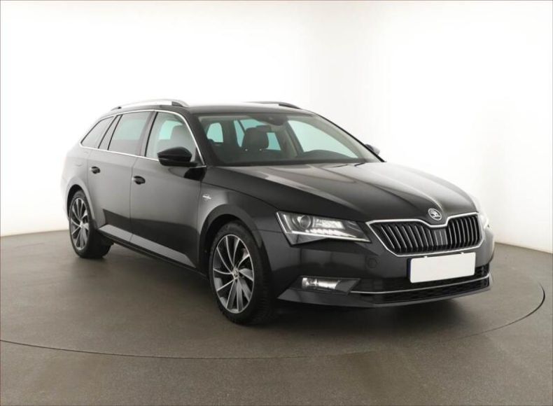 Škoda Superb - hlavní foto