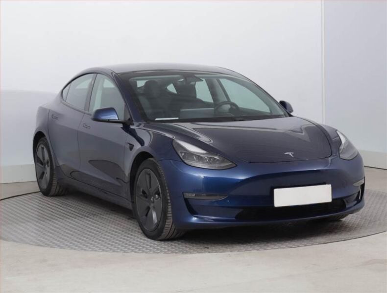 Tesla Model 3 - hlavní foto