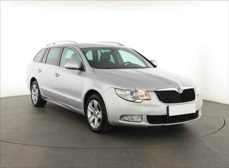 Škoda Superb - hlavní foto