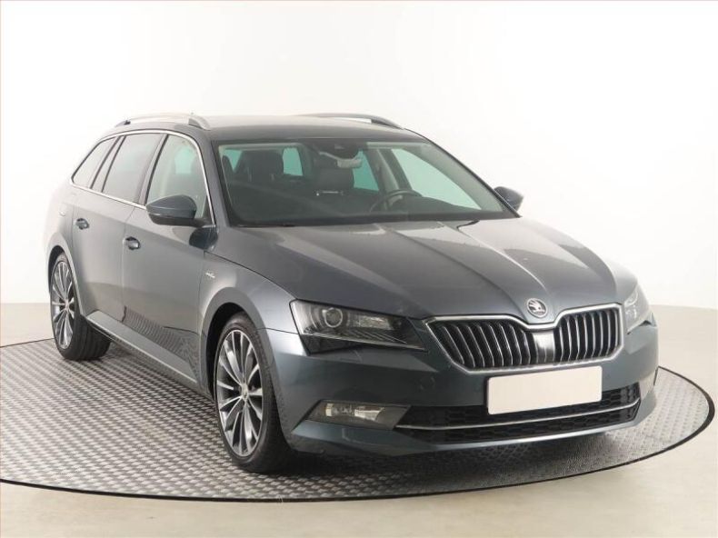 Škoda Superb - hlavní foto