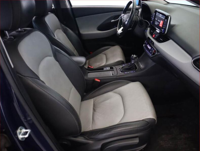 Hyundai i30 - hlavní fotka