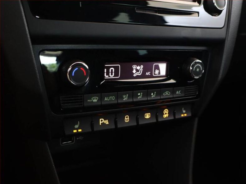 Škoda Rapid - hlavní fotka