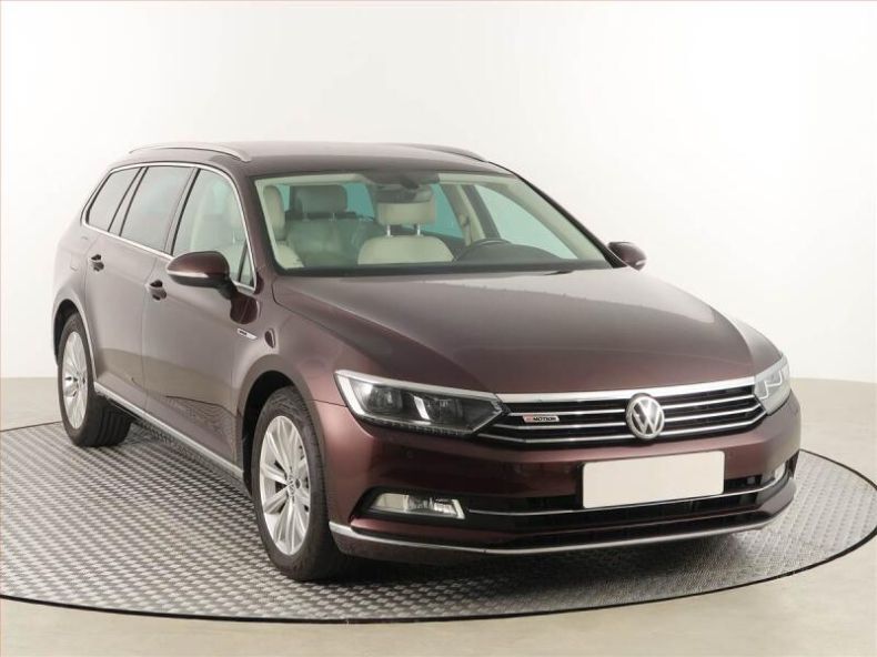 Volkswagen Passat - hlavní foto