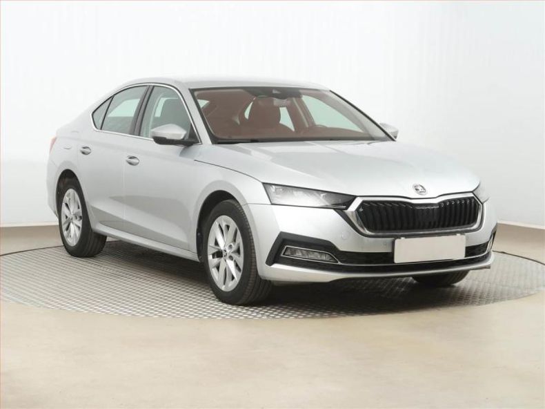 Škoda Octavia - hlavní fotka