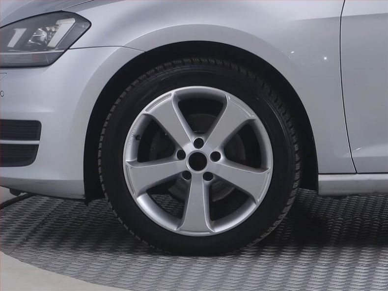 Volkswagen Golf - hlavní fotka