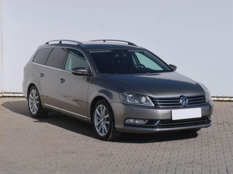 Volkswagen Passat - hlavní fotka inzerátu