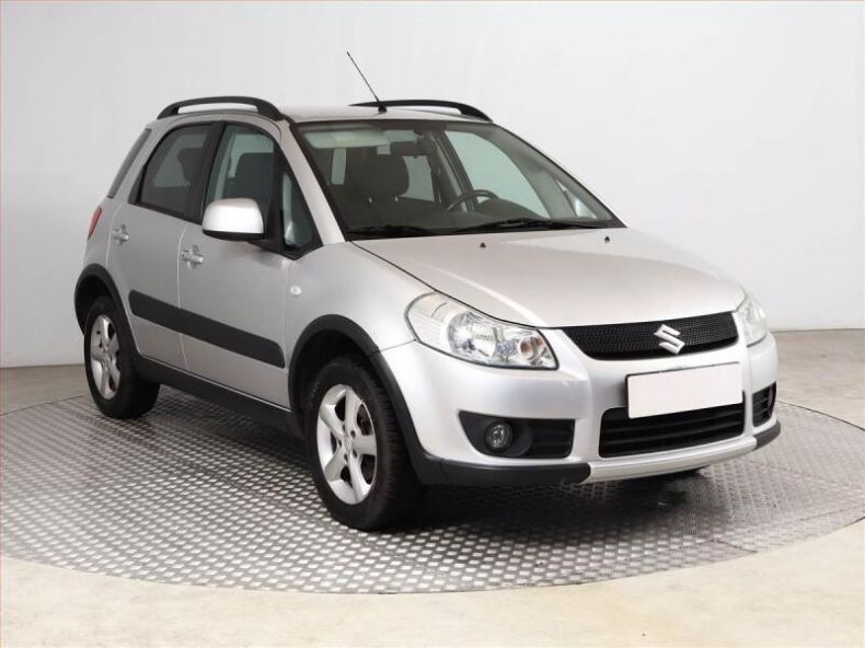Suzuki SX4 - hlavní foto