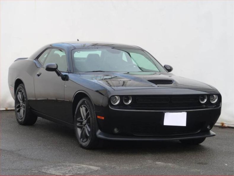 Dodge Challenger - hlavní foto