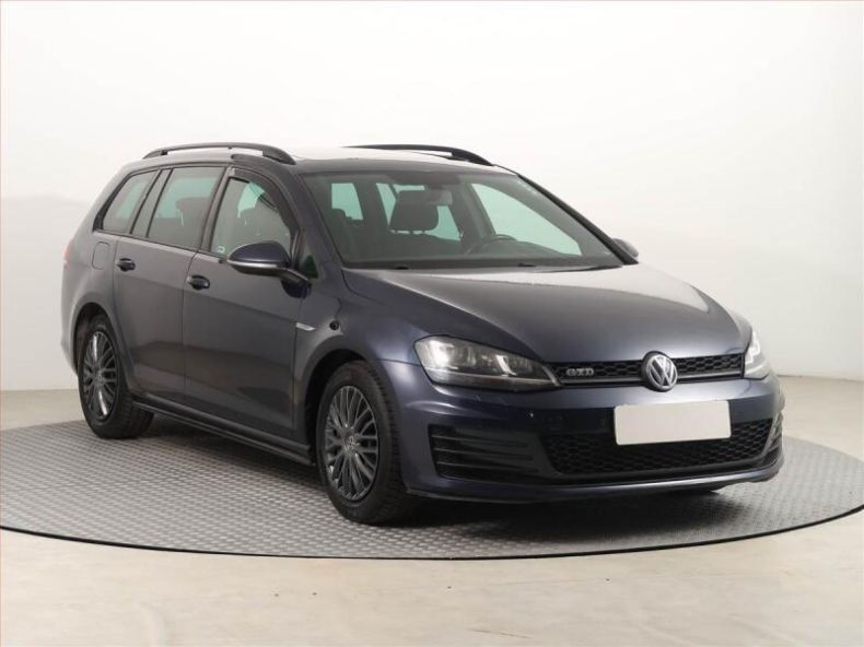 Volkswagen Golf - hlavní foto