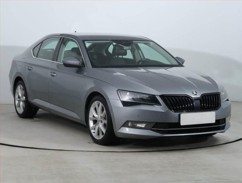 Škoda Superb - hlavní foto