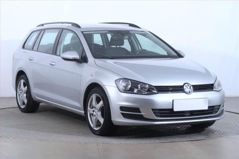 Volkswagen Golf - hlavní foto