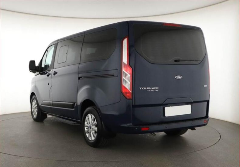 Ford Tourneo - hlavní fotka