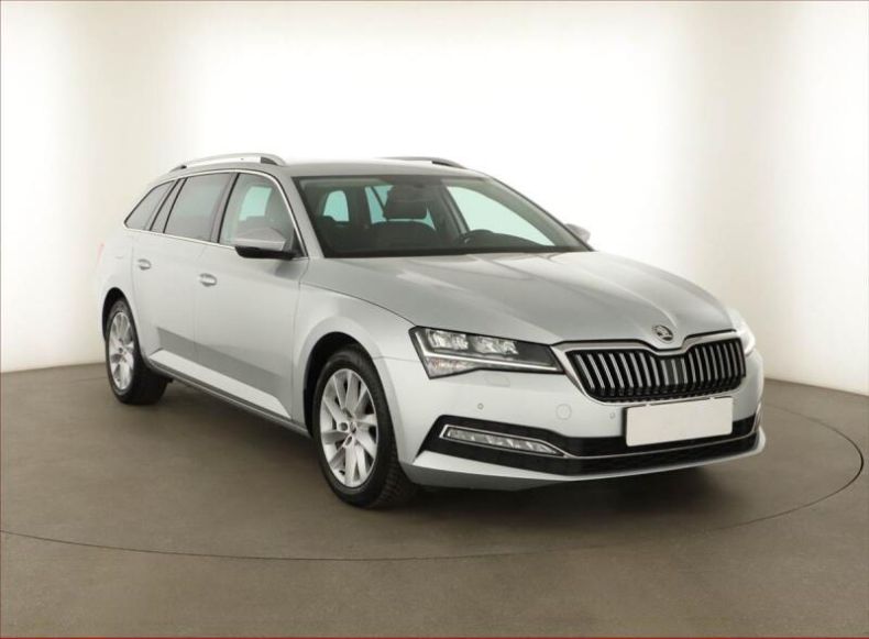 Škoda Superb - hlavní foto
