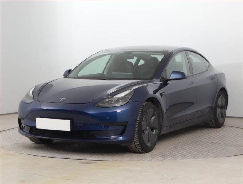 Tesla Model 3 - hlavní fotka
