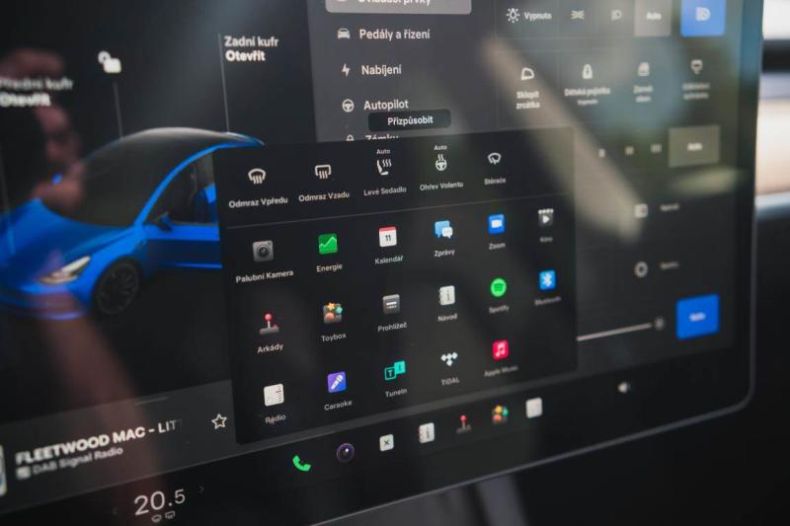 Tesla Model 3 - hlavní fotka