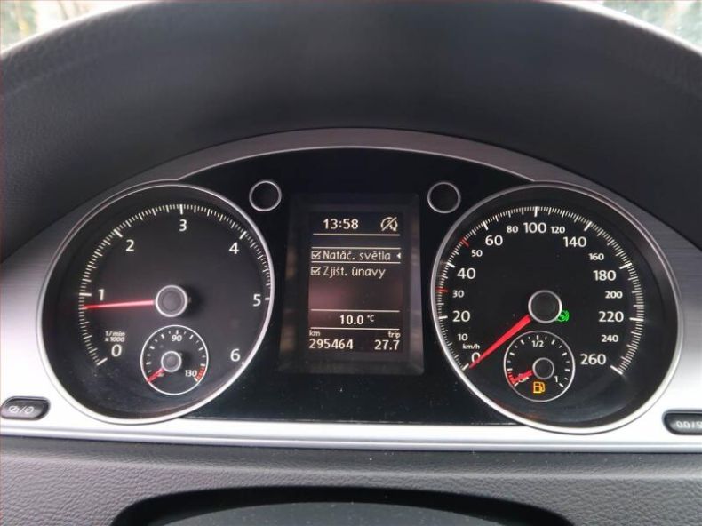 Volkswagen Passat - hlavní fotka
