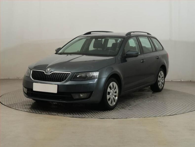 Škoda Octavia - hlavní fotka