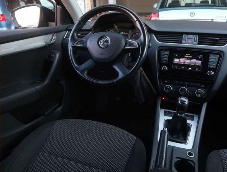 Škoda Octavia - hlavní fotka