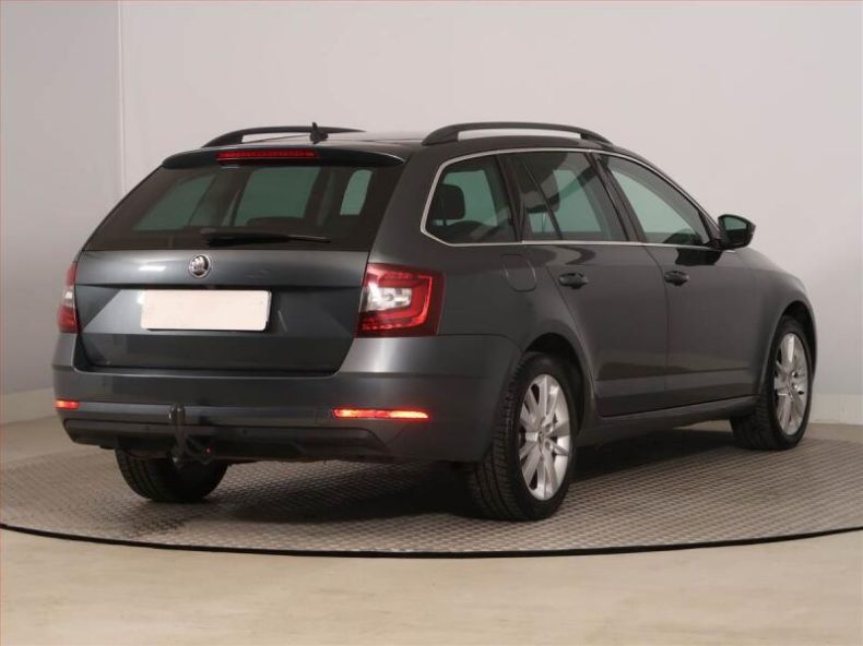 Škoda Octavia - hlavní fotka