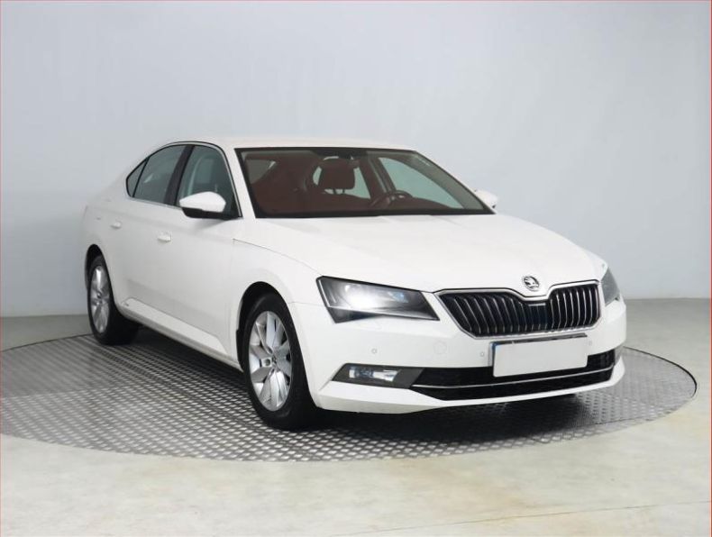Škoda Superb - hlavní foto