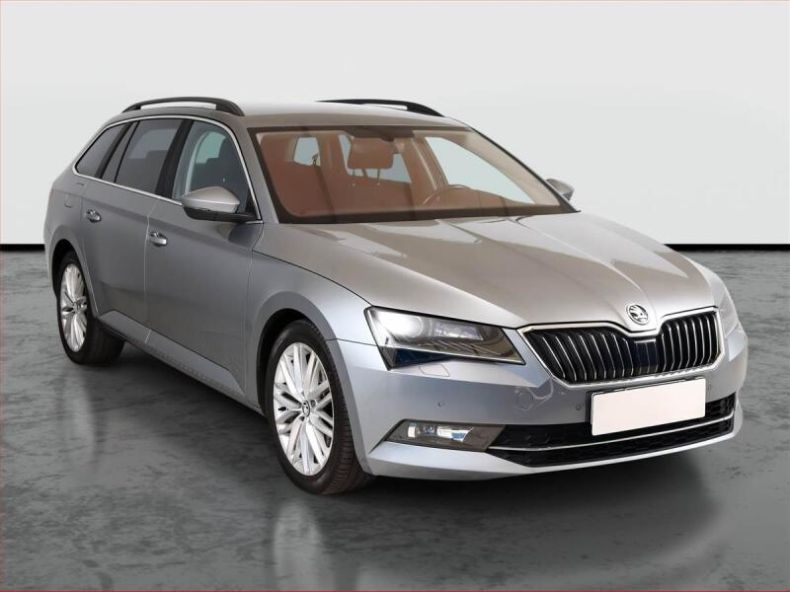 Škoda Superb - hlavní foto