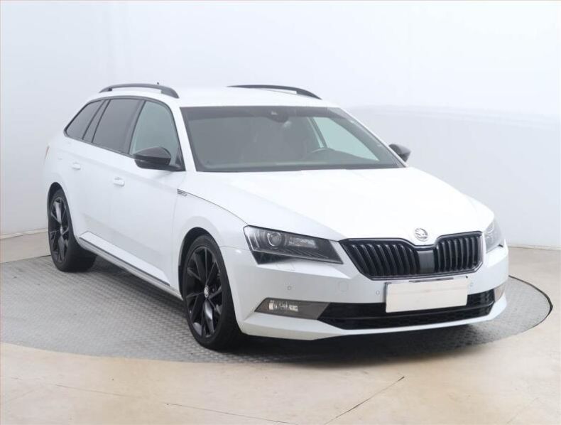 Škoda Superb - hlavní foto